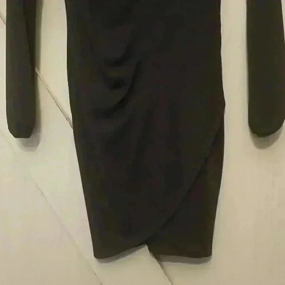 Theme Dress - Picture 2 of 7